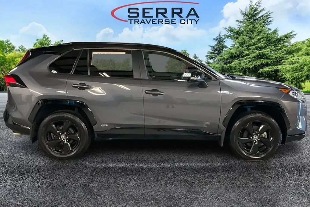 2020 Toyota RAV4 Hybrid XSE photo 1