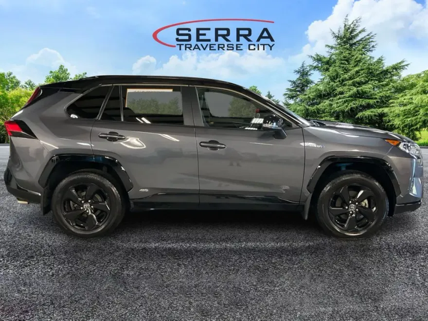2020 Toyota RAV4 Hybrid XSE photo 1
