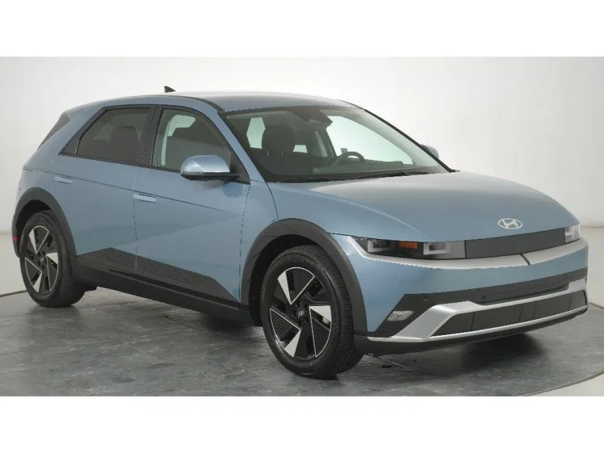 2025 Hyundai Ioniq 5 SE photo 1
