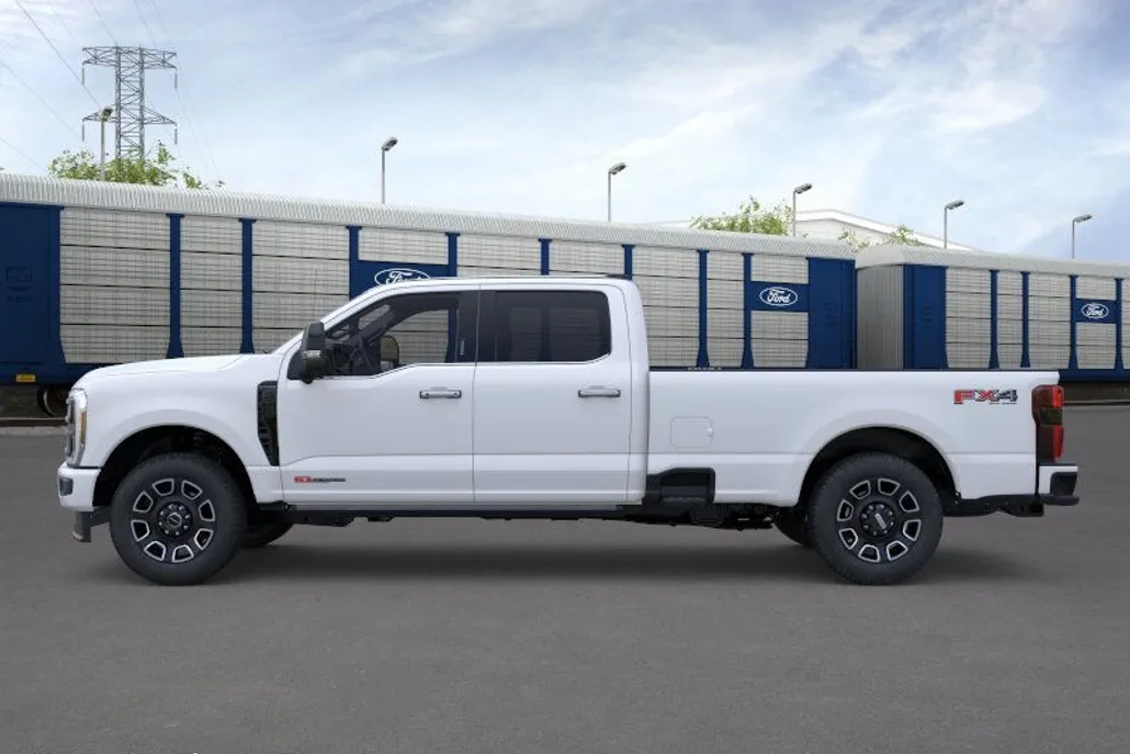2026 Ford F-350 Platinum photo 1