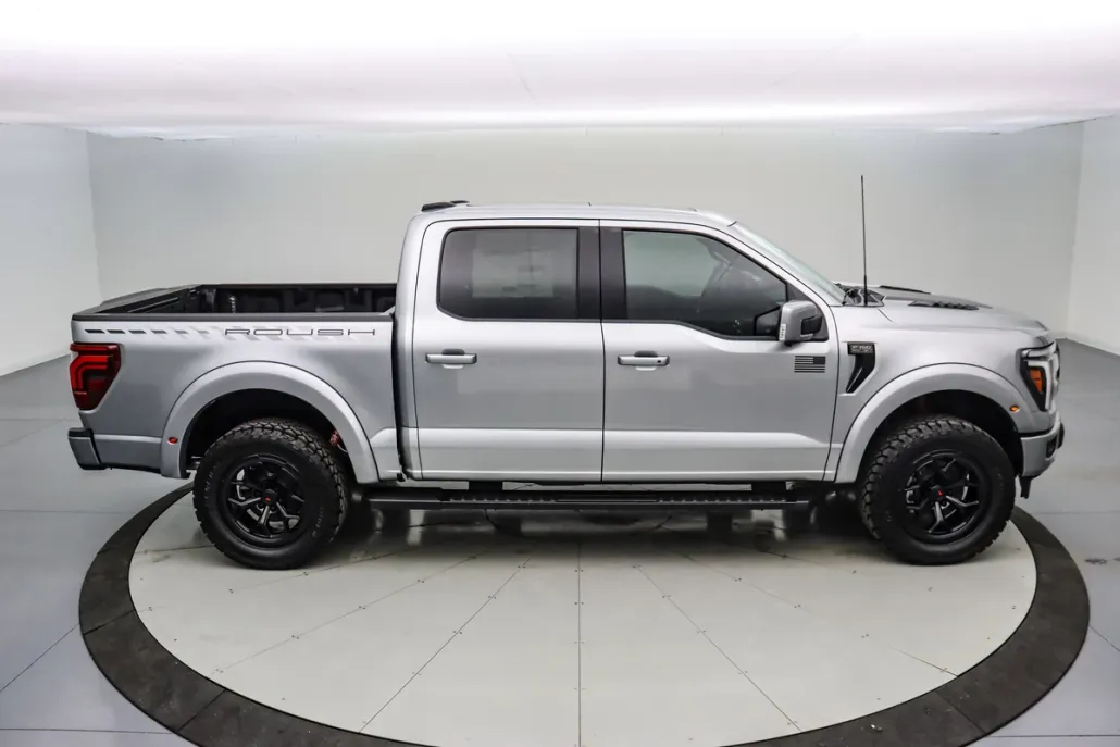 2025 Ford F-150 Lariat photo 1