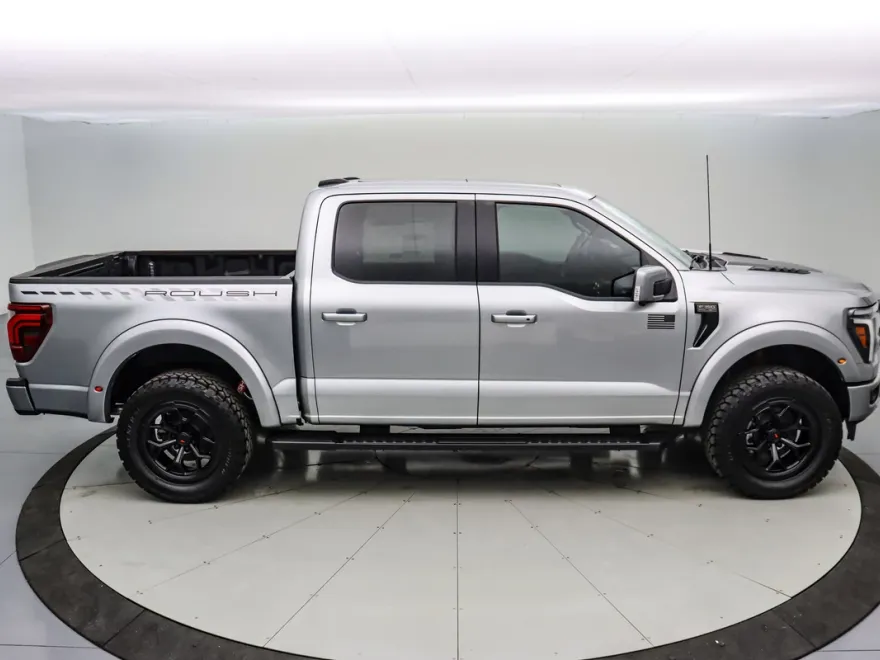 2025 Ford F-150 Lariat photo 1