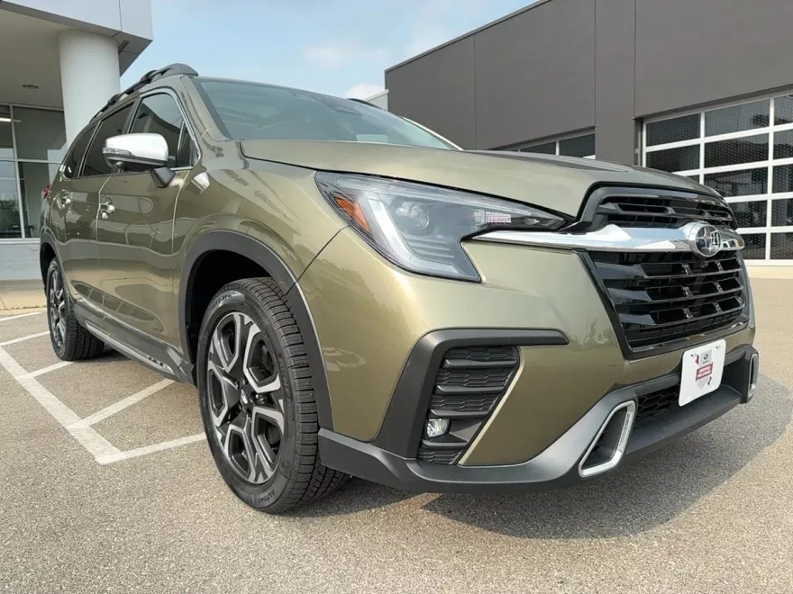 2023 Subaru Ascent Touring photo 1