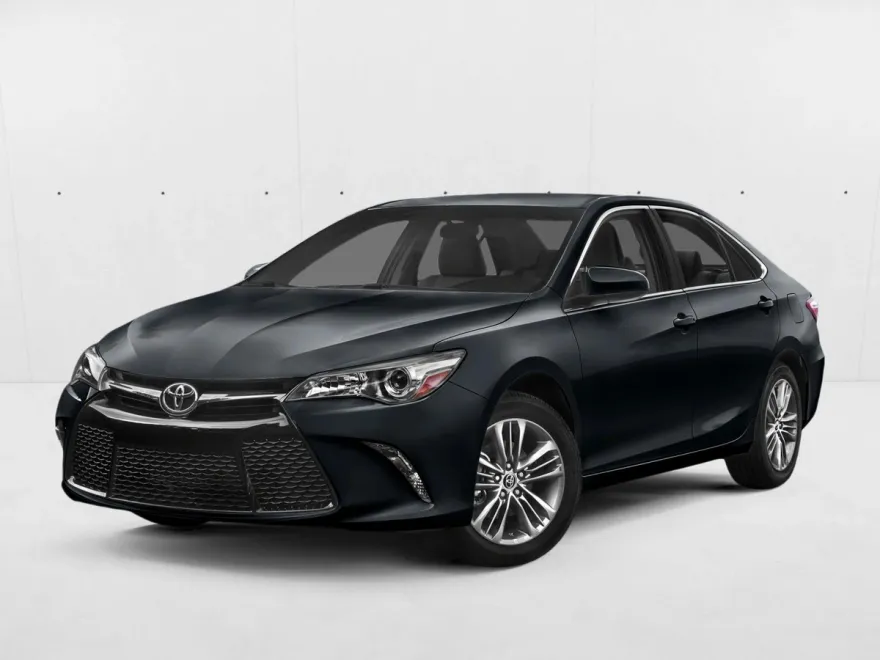 2016 Toyota Camry SE photo 1