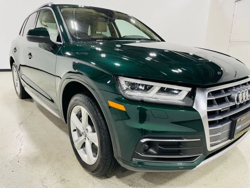 2020 Audi Q5 Premium Plus 45 TFSI S line photo 6