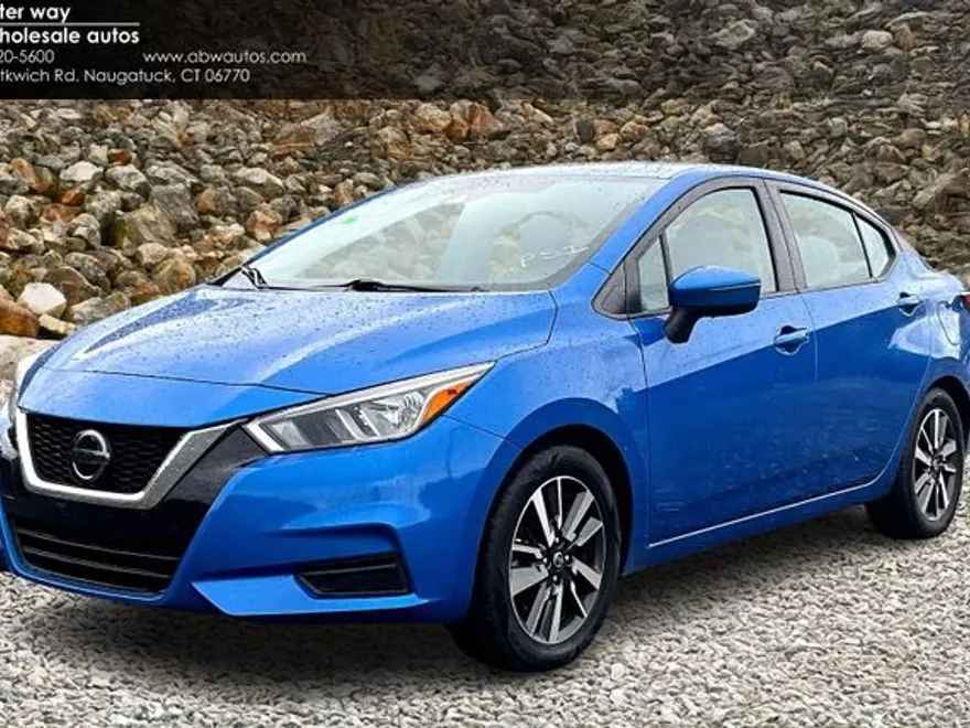2021 Nissan Versa SV photo 1