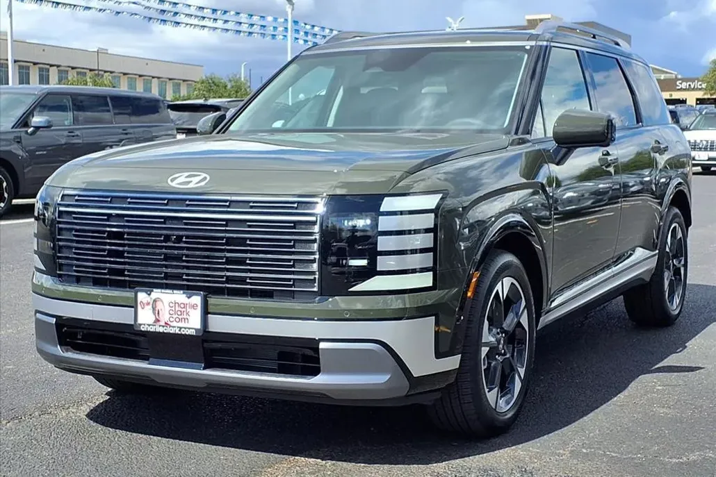 2026 Hyundai Palisade Limited photo 1