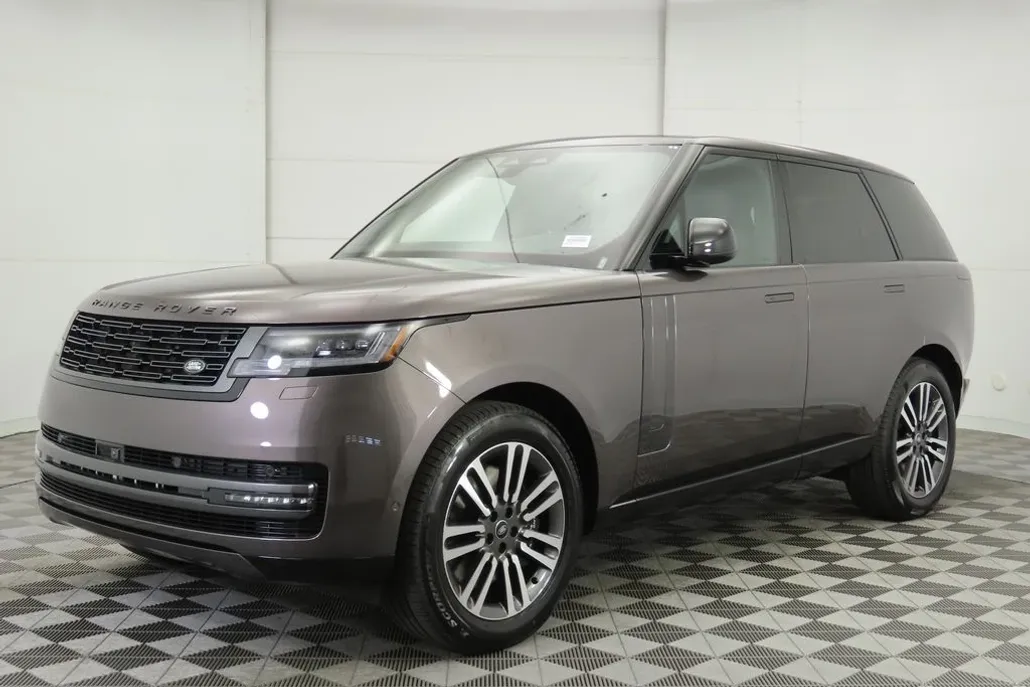 2025 Land Rover Range Rover SE photo 1