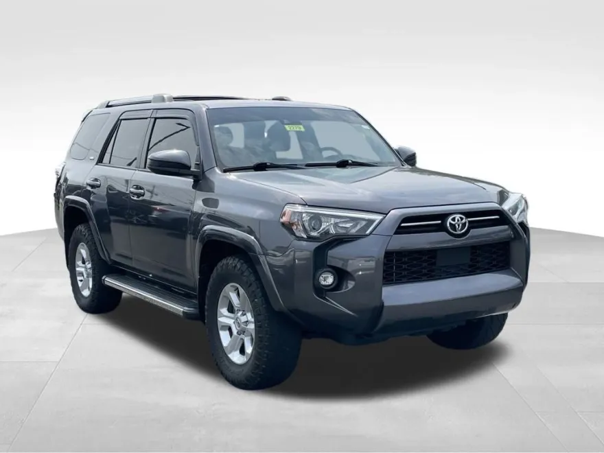 2022 Toyota 4Runner SR5 photo 1