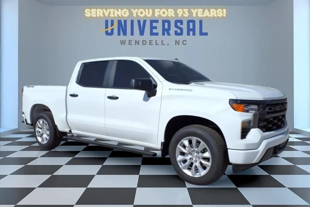 2025 Chevrolet Silverado 1500 Custom photo 1
