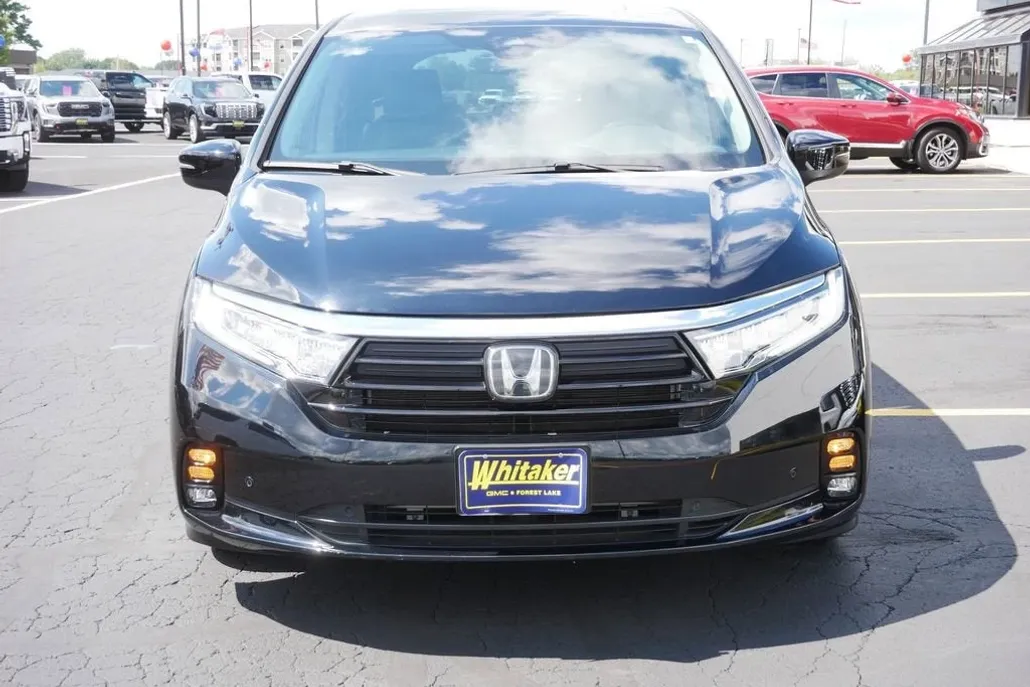 2023 Honda Odyssey Touring photo 1