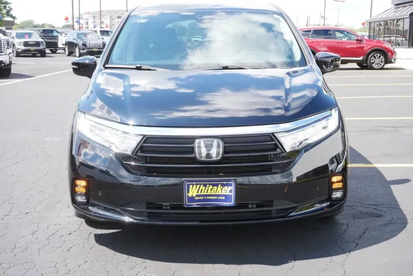 2023 Honda Odyssey Touring photo 1