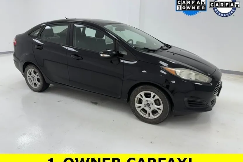 2016 Ford Fiesta SE photo 1