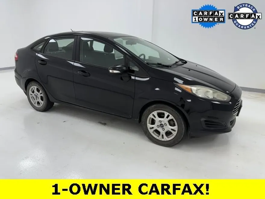 2016 Ford Fiesta SE photo 1