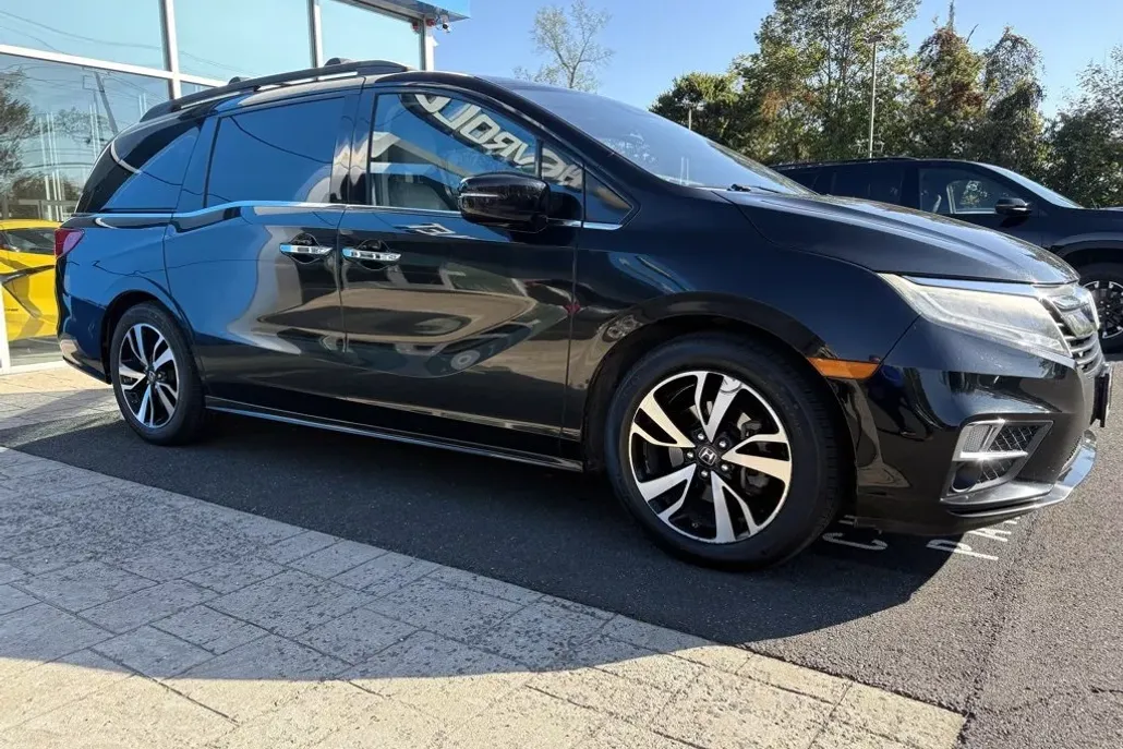 2018 Honda Odyssey Elite photo 1
