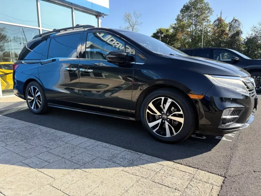 2018 Honda Odyssey Elite photo 1