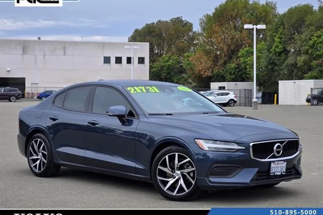 2020 Volvo S60 Momentum photo 1