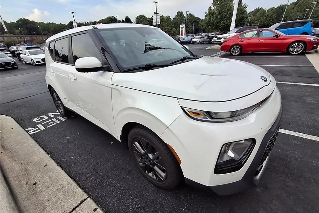 2021 Kia Soul EX photo 1