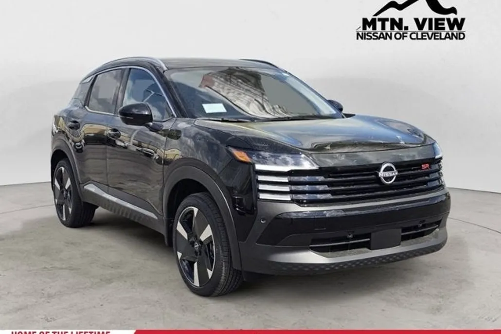 2025 Nissan Kicks SR photo 1