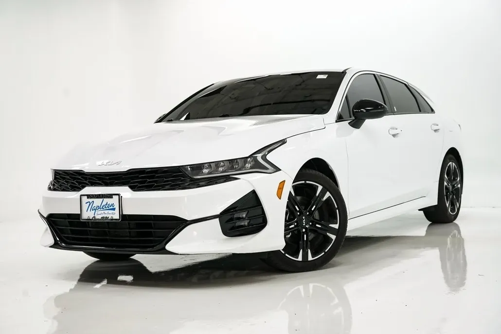 2024 Kia K5 GT-Line photo 1