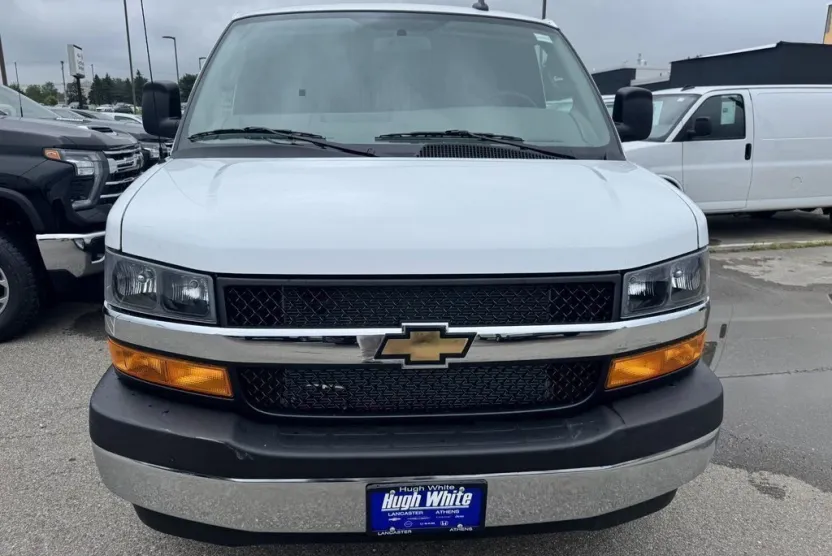 2025 Chevrolet Express Cargo Van photo 1