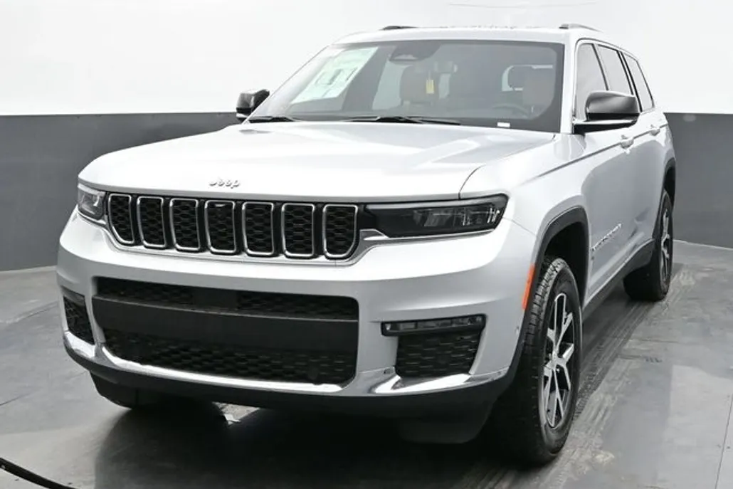 2025 Jeep Grand Cherokee L photo 1