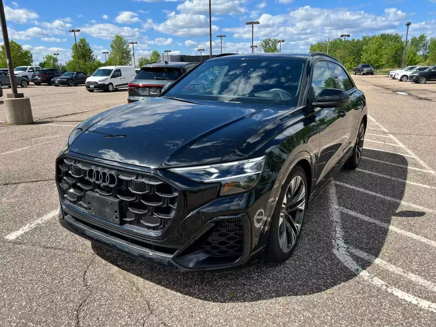 2025 Audi Q8 55 Prestige photo 1