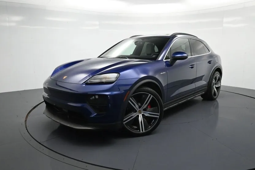 2025 Porsche Macan Electric photo 1