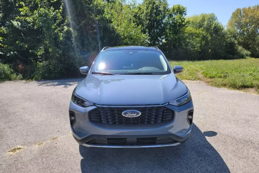2025 Ford Escape photo 1