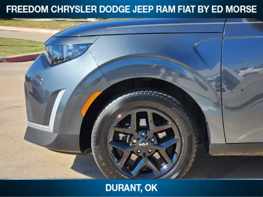 2023 Kia Soul S photo 1