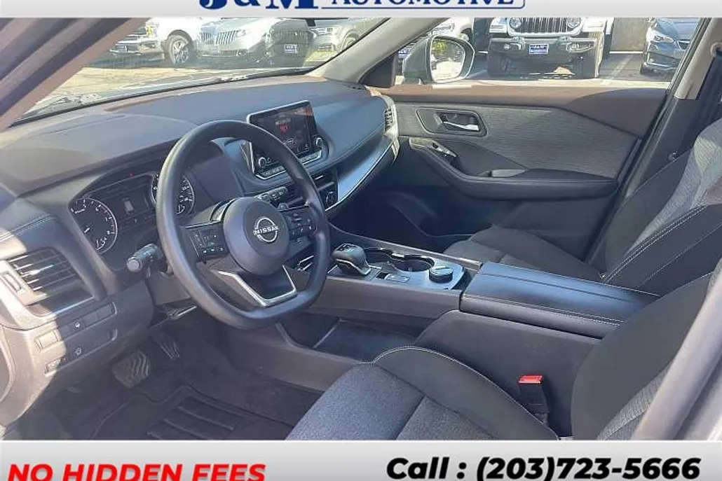 2023 Nissan Rogue SV photo 1