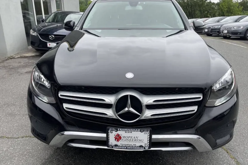 2016 Mercedes Benz GLC 300 4MATIC photo 1