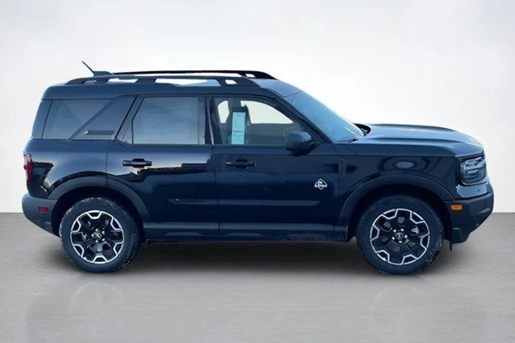 2025 Ford Bronco Sport Outer Banks photo 1