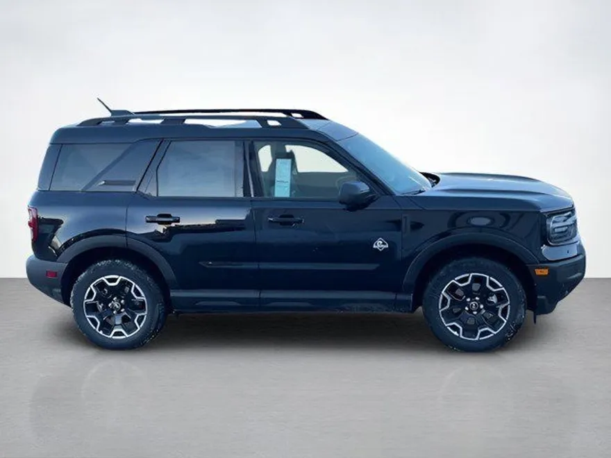 2025 Ford Bronco Sport Outer Banks photo 1