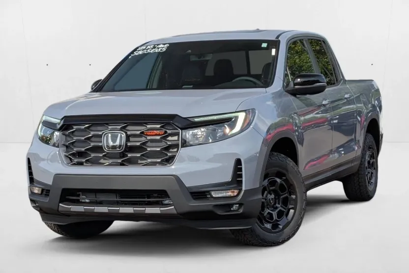 2025 Honda Ridgeline TrailSport photo 1
