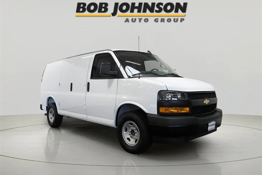 2025 Chevrolet Express Cargo 2500 photo 1