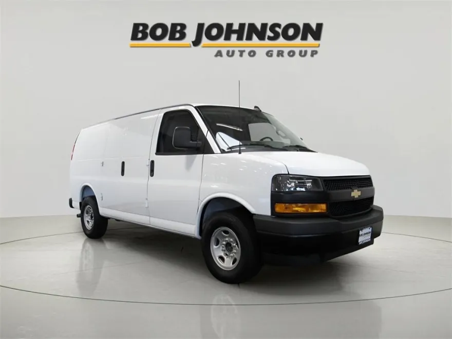 2025 Chevrolet Express Cargo 2500 photo 1