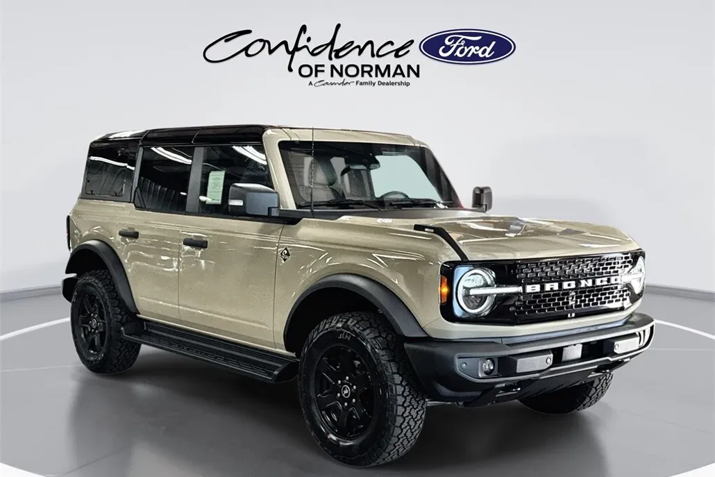 2025 Ford Bronco Outer Banks photo 1