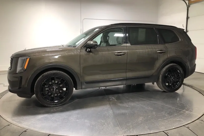 2022 Kia Telluride SX photo 1