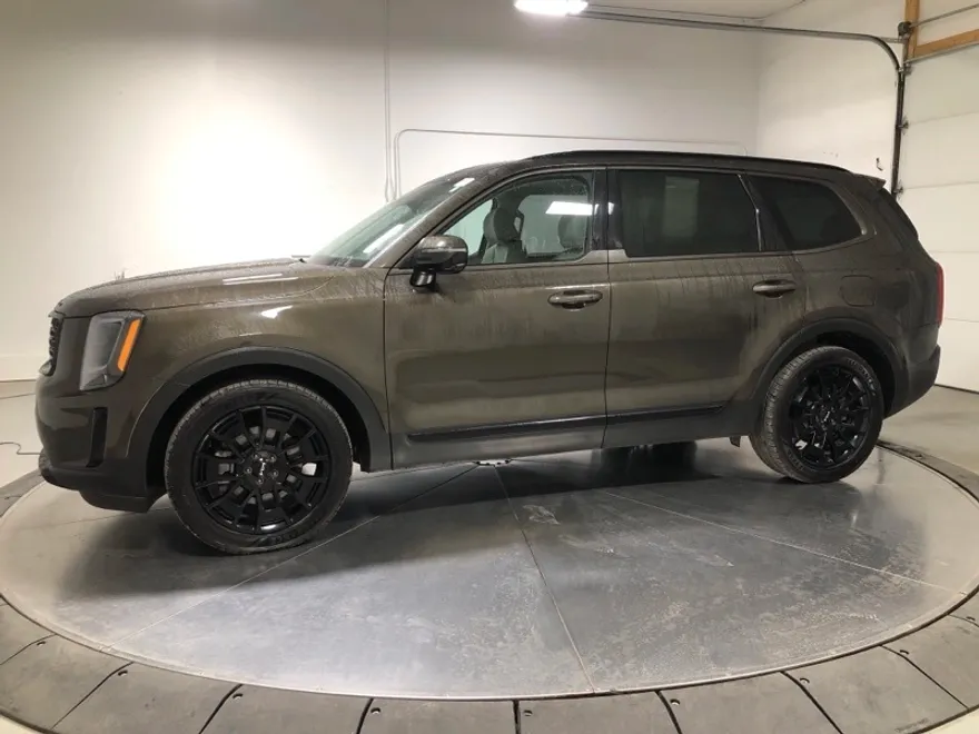 2022 Kia Telluride SX photo 1