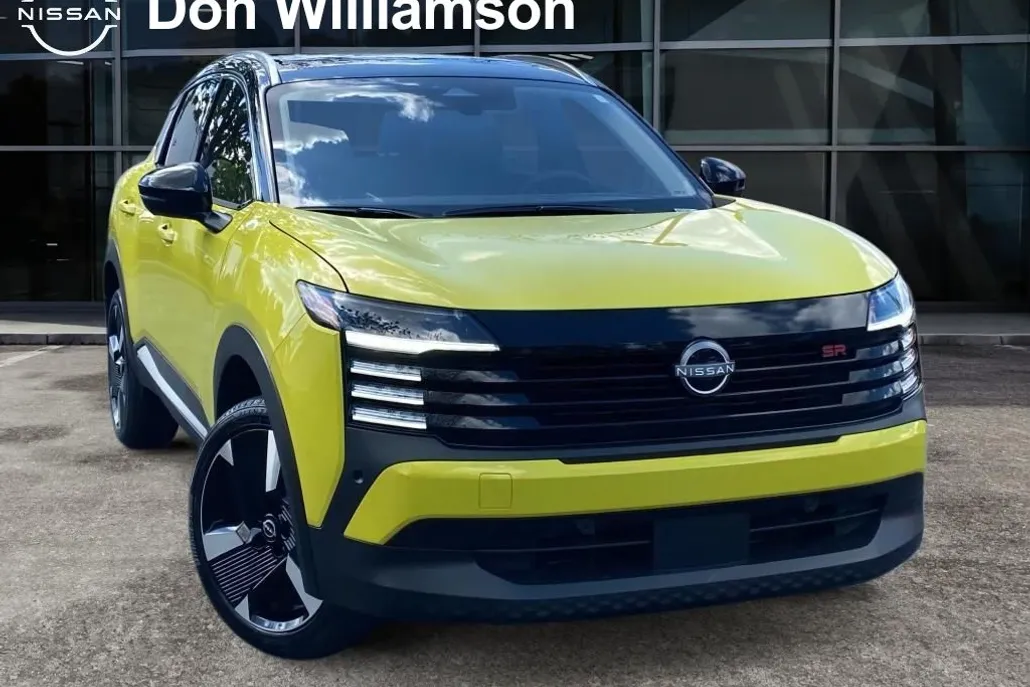 2025 Nissan Kicks SR photo 1