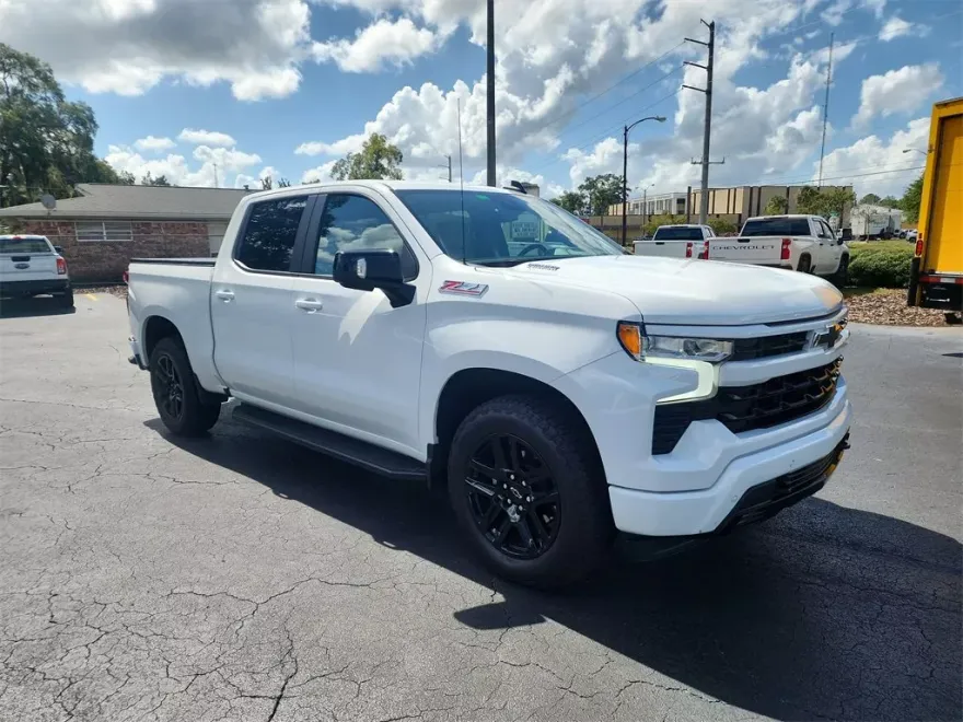 2025 Chevrolet Silverado 1500 RST photo 1
