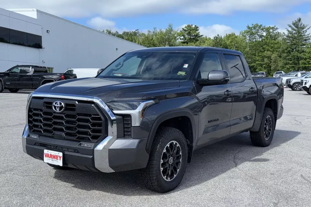 2024 Toyota Tundra SR5 photo 1
