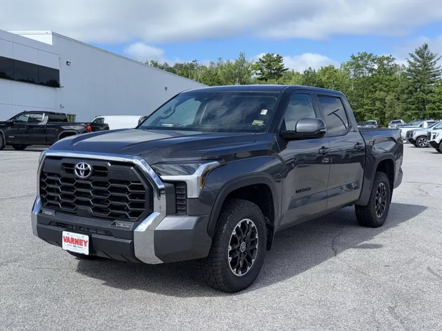 2024 Toyota Tundra SR5 photo 1