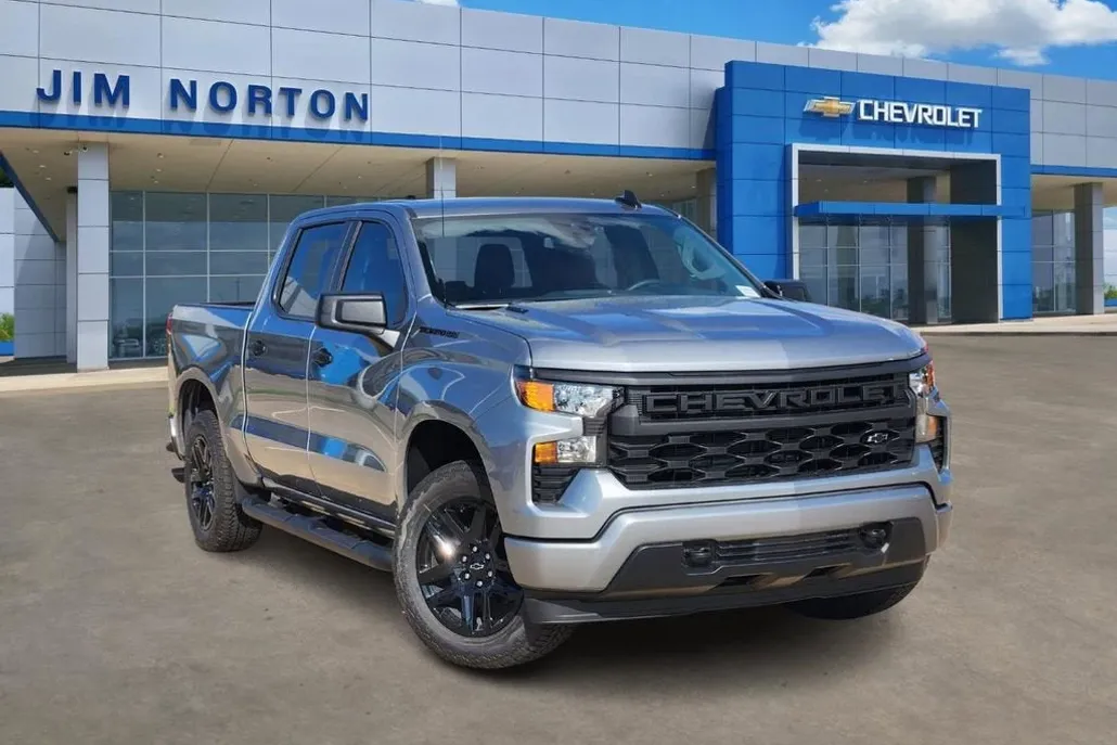 2025 Chevrolet Silverado 1500 Custom photo 1