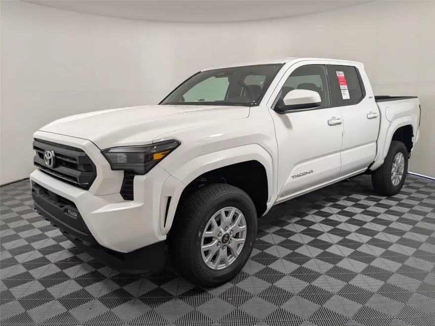 2025 Toyota Tacoma SR5 photo 1