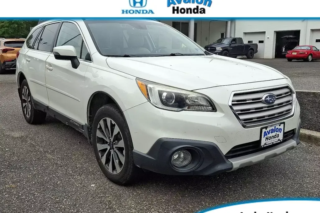 2017 Subaru Outback 2.5i Limited photo 1