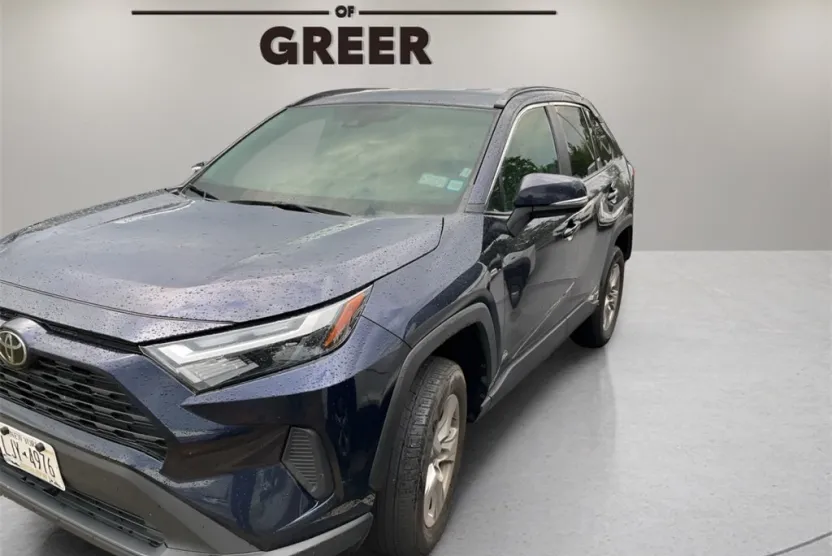 2024 Toyota RAV4 XLE photo 1