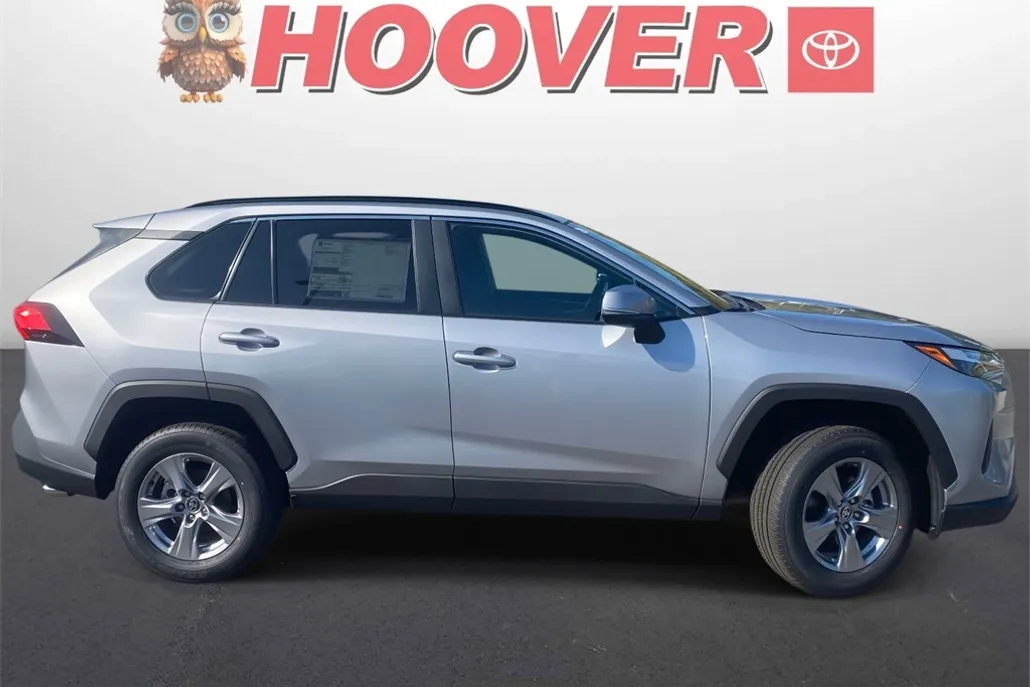 2025 Toyota RAV4 XLE photo 1