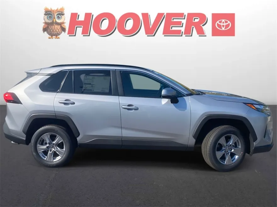 2025 Toyota RAV4 XLE photo 1
